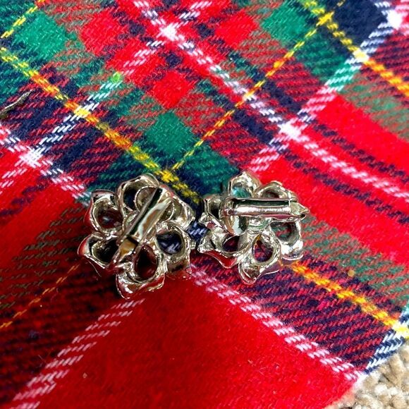 Vintage Faux Diamond and Silver Clip On Earrings - Picture 6 of 8